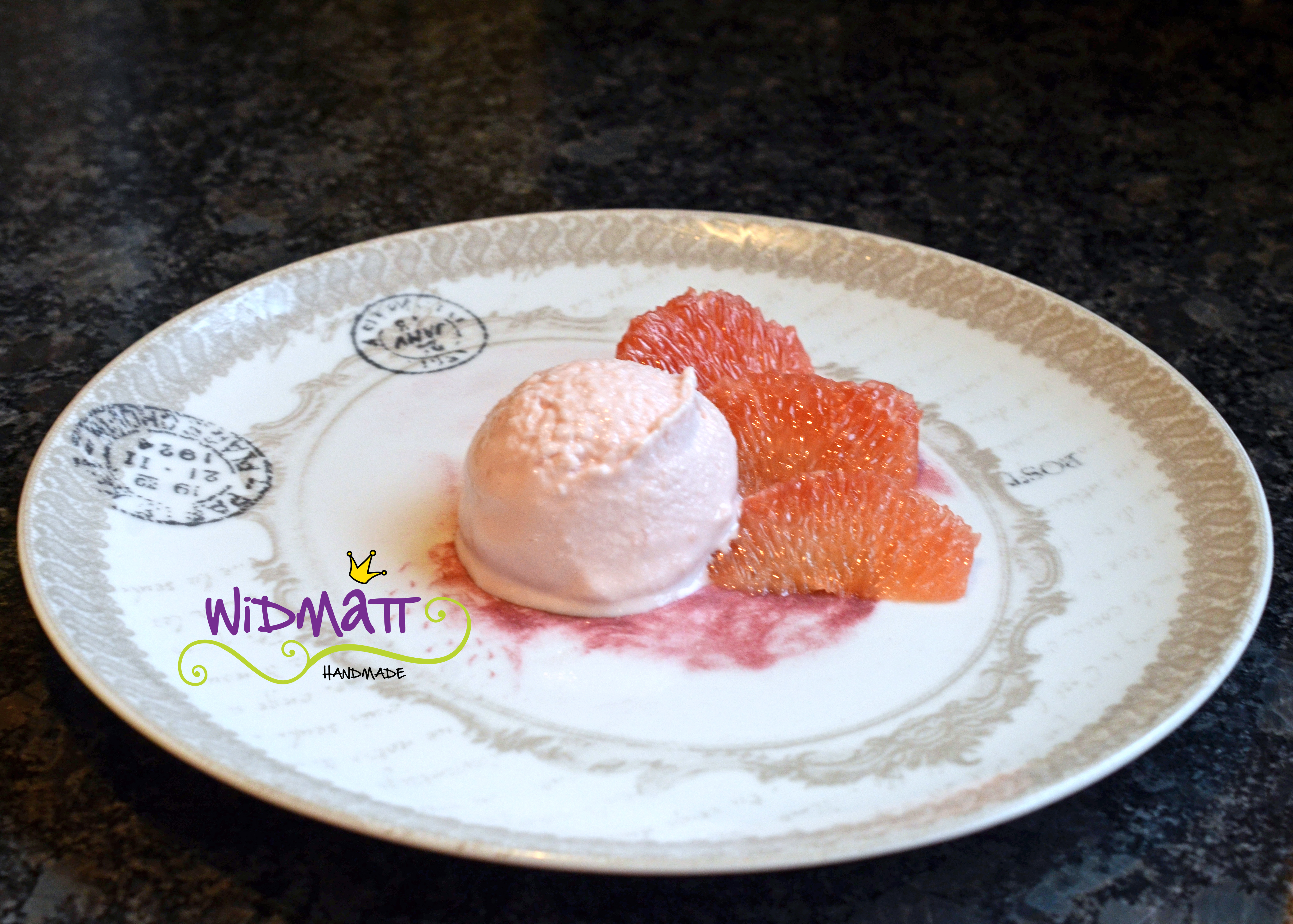 Grapefruit- Joghurt Glacé mit Hibiskus • widmatt